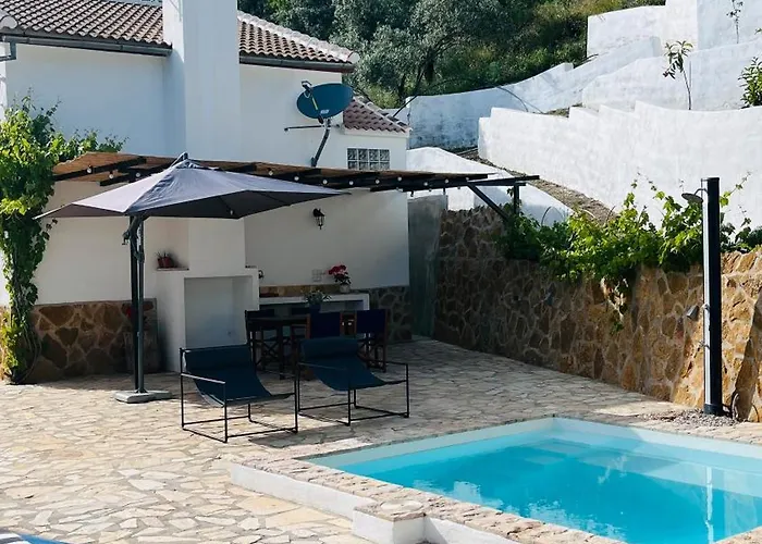 La Casita De La Loma بيت للعطل
